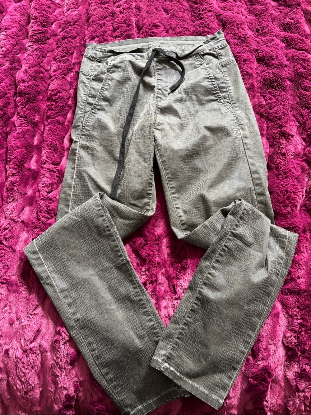 Alembika size 1 Gray Textured Drawstring Pants snakeskin pattern